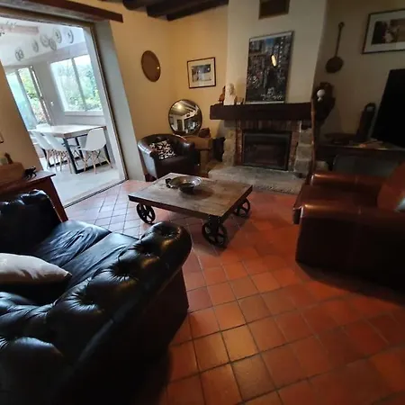 בית נופש Nice Big House With Music Studio